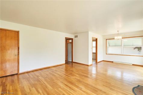 2669 Nesmith Lake Boulevard Akron OH 44314