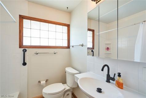 2669 Nesmith Lake Boulevard Akron OH 44314