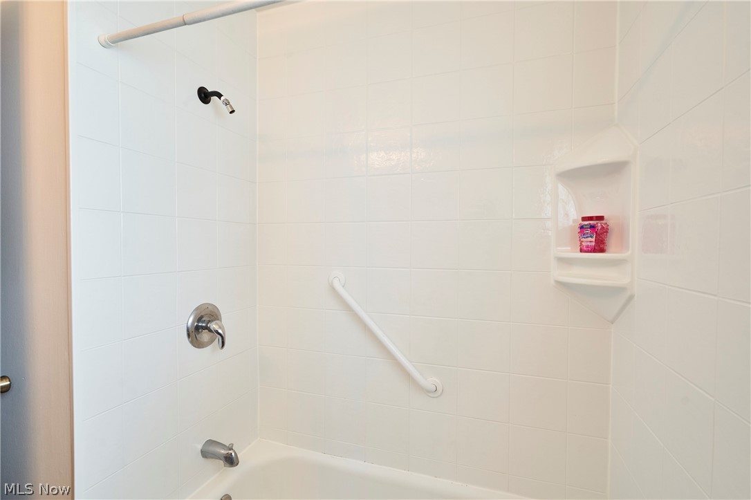 2669 Nesmith Lake Boulevard Akron OH 44314