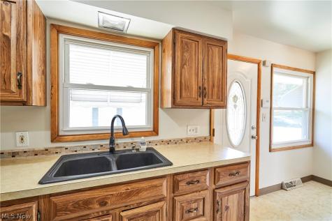 2669 Nesmith Lake Boulevard Akron OH 44314
