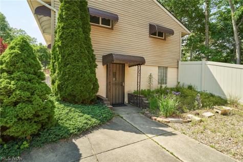 2669 Nesmith Lake Boulevard Akron OH 44314