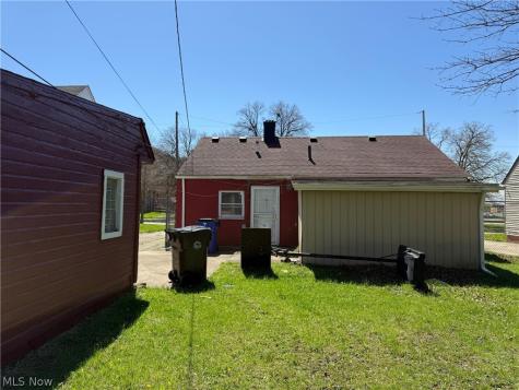 15615 Lotus Drive Cleveland OH 44128