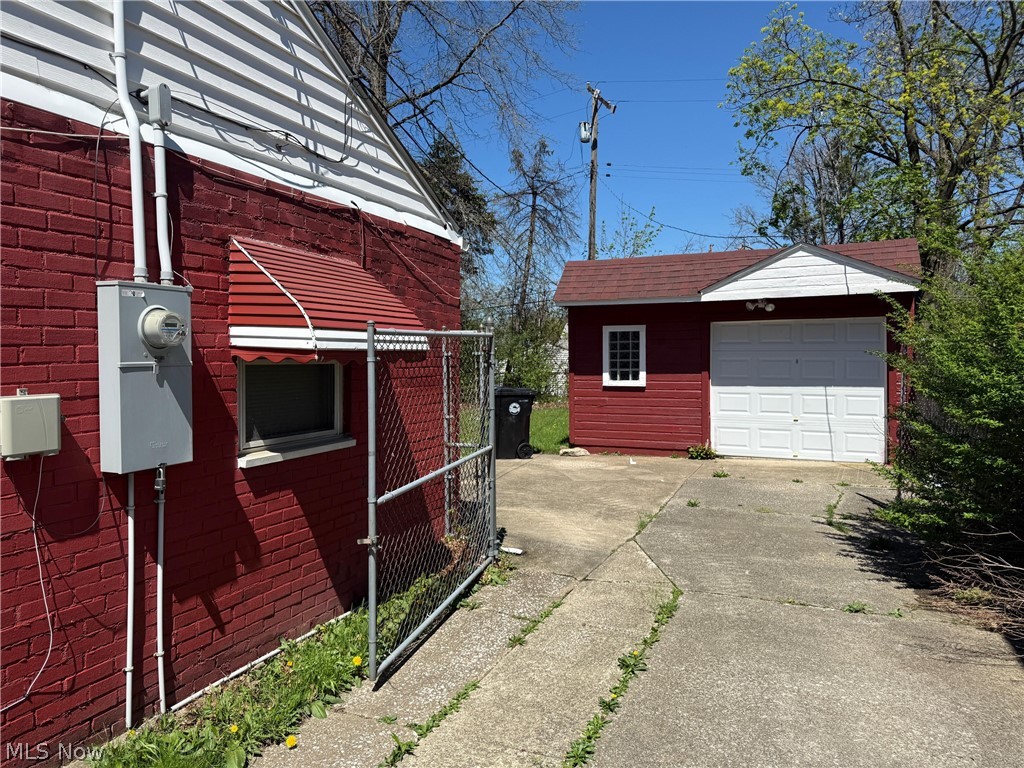 15615 Lotus Drive Cleveland OH 44128