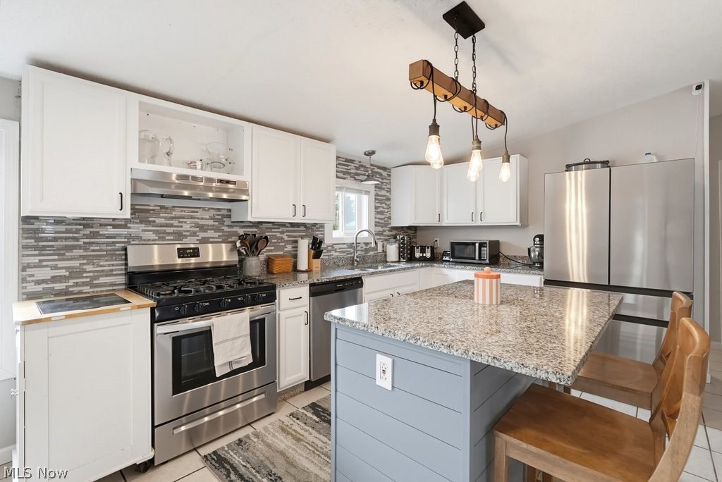 1761 Delia Avenue Akron OH 44320