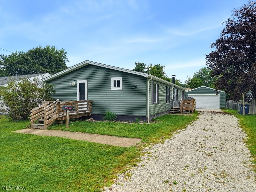 1761 Delia Avenue Akron OH 44320