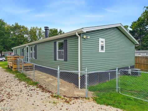 1761 Delia Avenue Akron OH 44320