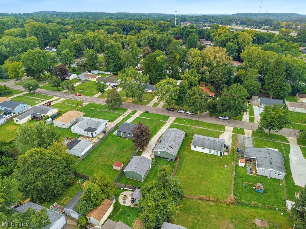 1761 Delia Avenue Akron OH 44320