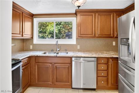 2561 S Taylor Road Cleveland Heights OH 44118