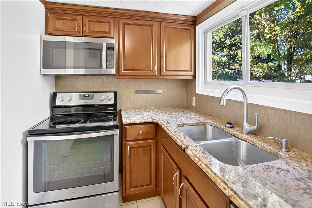 2561 S Taylor Road Cleveland Heights OH 44118