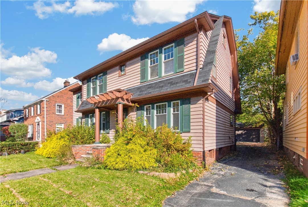 2561 S Taylor Road Cleveland Heights OH 44118