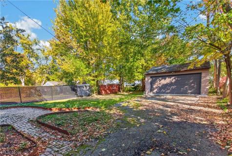 2561 S Taylor Road Cleveland Heights OH 44118