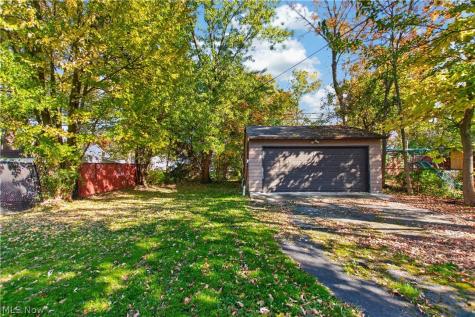 2561 S Taylor Road Cleveland Heights OH 44118