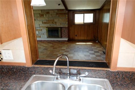1661 Chelmsford Road Mayfield Heights OH 44124