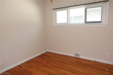 1661 Chelmsford Road Mayfield Heights OH 44124