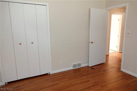 1661 Chelmsford Road Mayfield Heights OH 44124