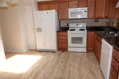1661 Chelmsford Road Mayfield Heights OH 44124