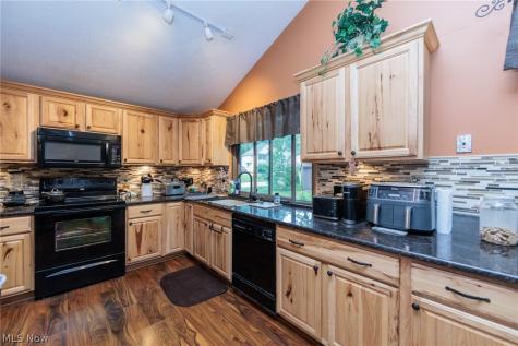 20757 Parkwood Lane Strongsville OH 44136