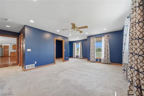 11011 Immel Avenue NE Hartville OH 44632