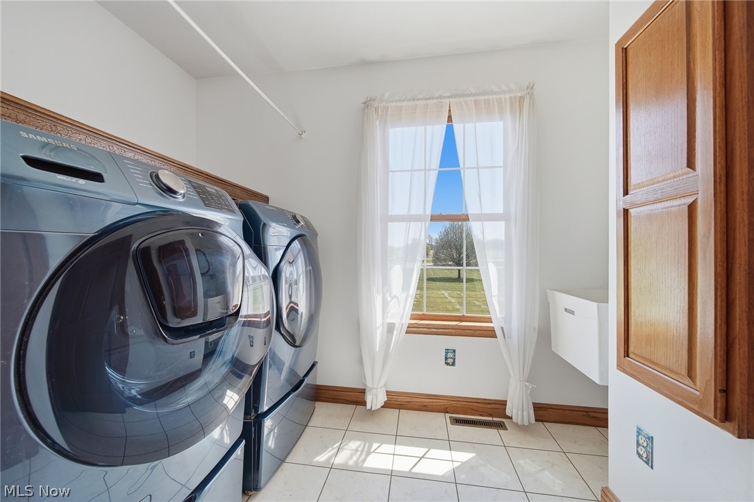 11011 Immel Avenue NE Hartville OH 44632