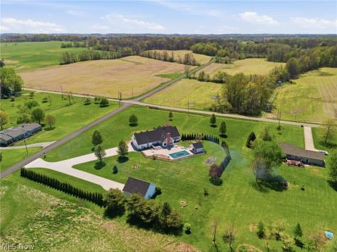 11011 Immel Avenue NE Hartville OH 44632