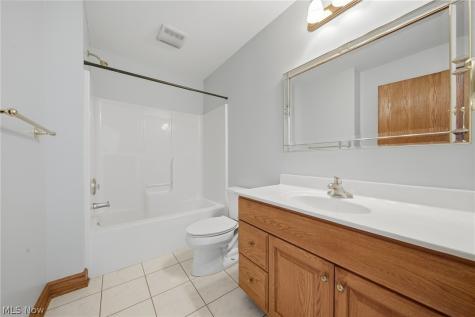 11011 Immel Avenue NE Hartville OH 44632