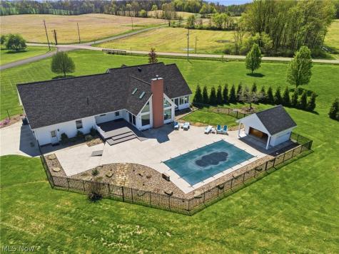 11011 Immel Avenue NE Hartville OH 44632