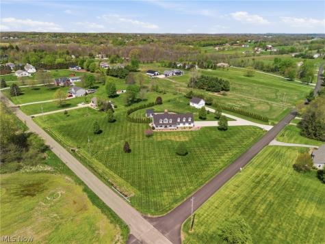 11011 Immel Avenue NE Hartville OH 44632