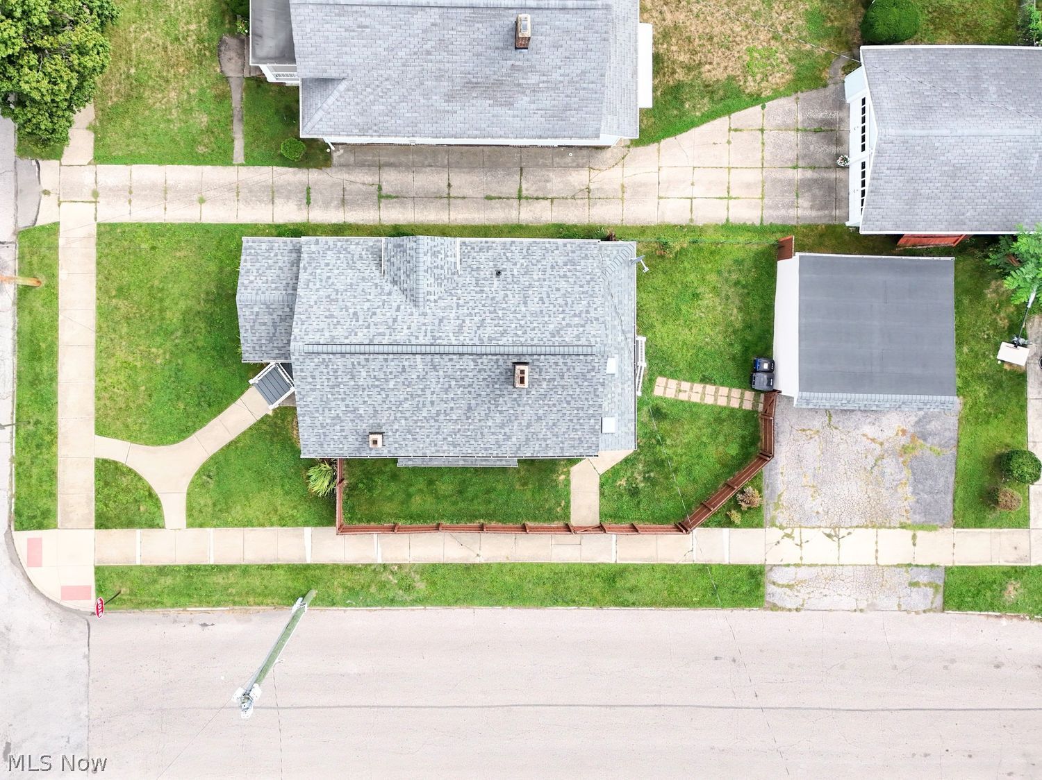 12721 North Road Cleveland OH 44111