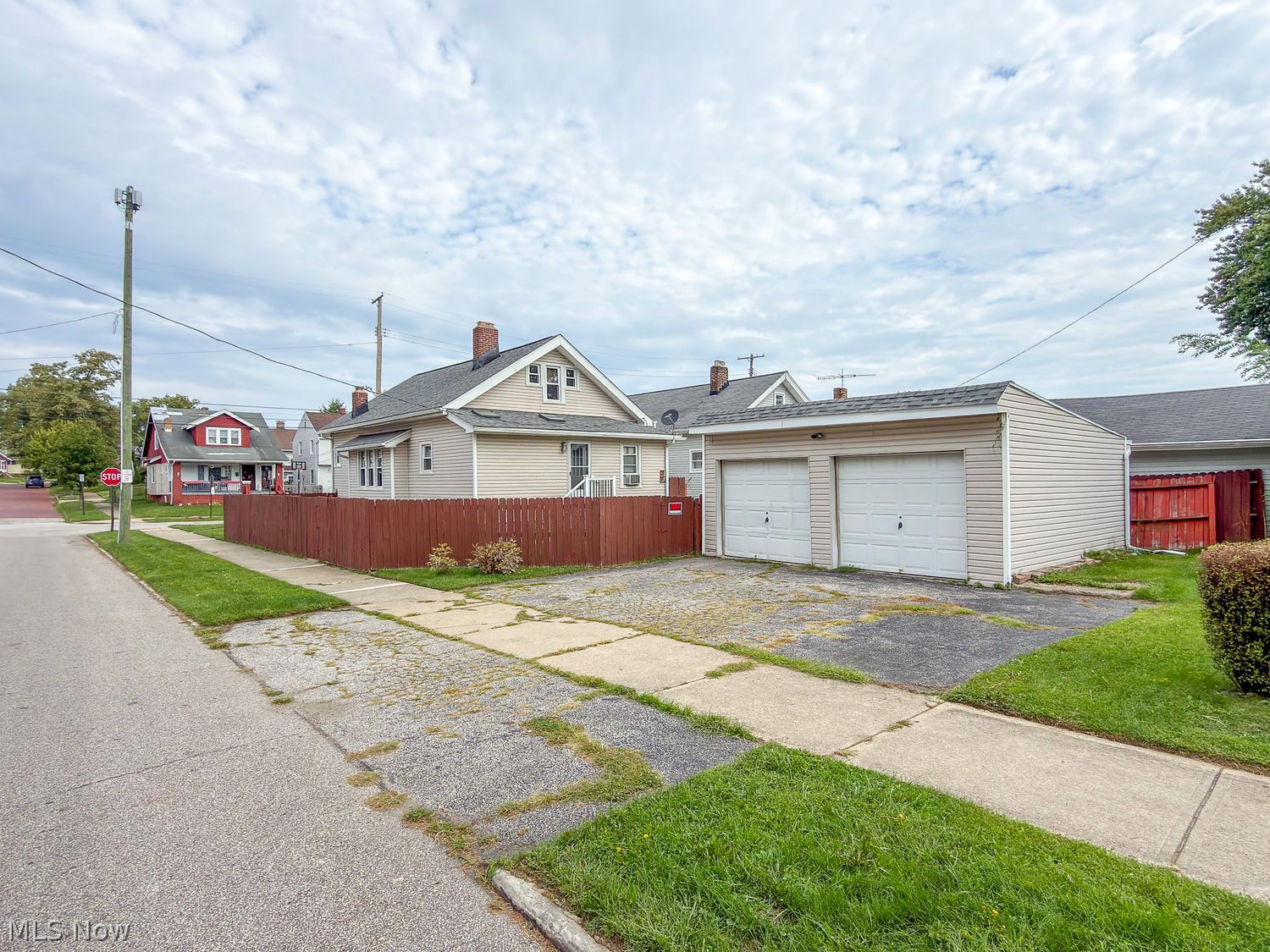 12721 North Road Cleveland OH 44111