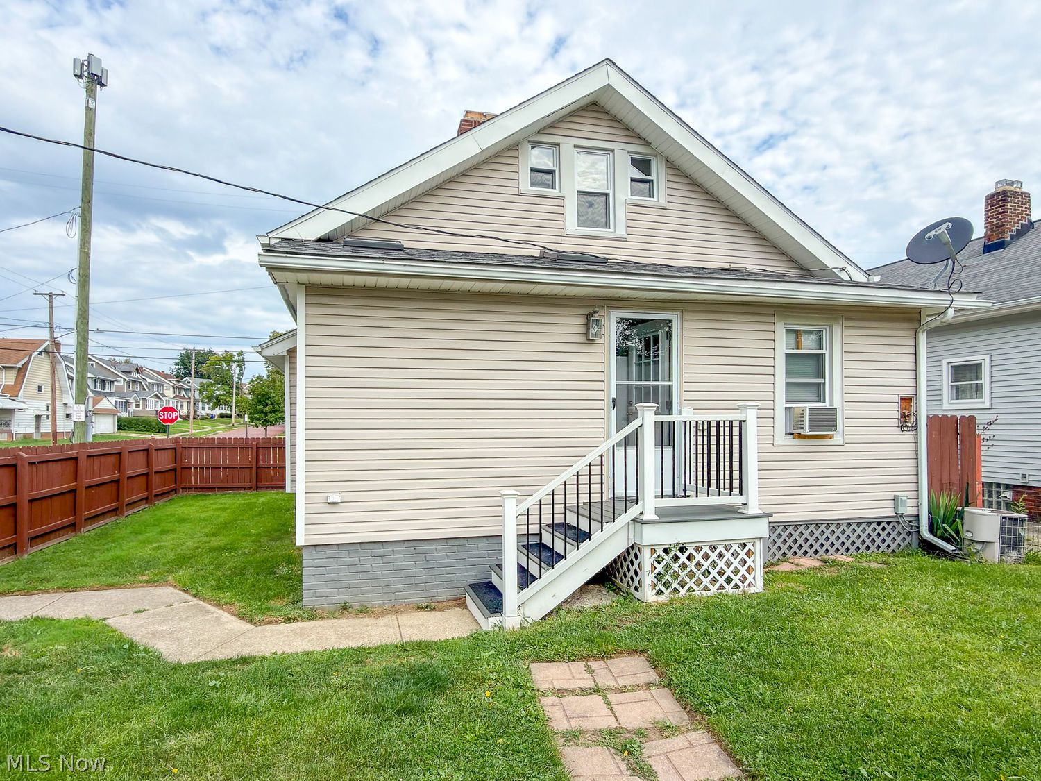 12721 North Road Cleveland OH 44111