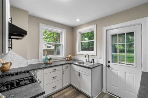 1649 Preston Avenue Akron OH 44305