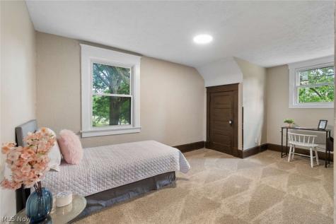 1649 Preston Avenue Akron OH 44305