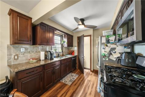 14902 James Avenue Maple Heights OH 44137