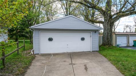 14902 James Avenue Maple Heights OH 44137