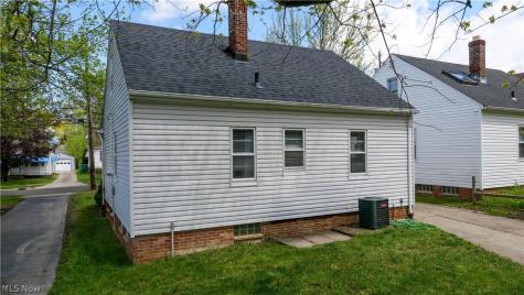 14902 James Avenue Maple Heights OH 44137