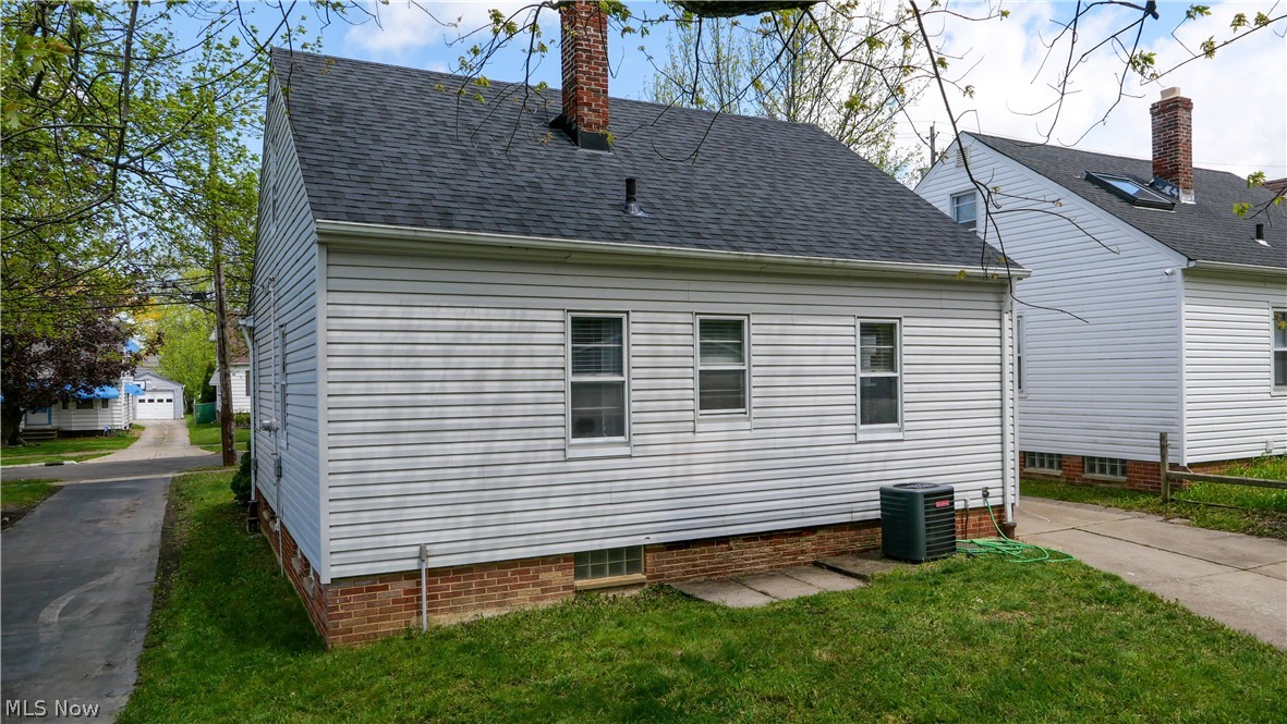 14902 James Avenue Maple Heights OH 44137