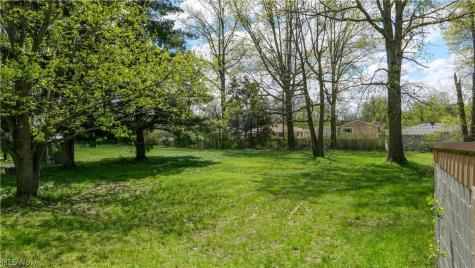 14902 James Avenue Maple Heights OH 44137