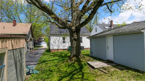14902 James Avenue Maple Heights OH 44137