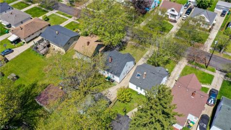 14902 James Avenue Maple Heights OH 44137