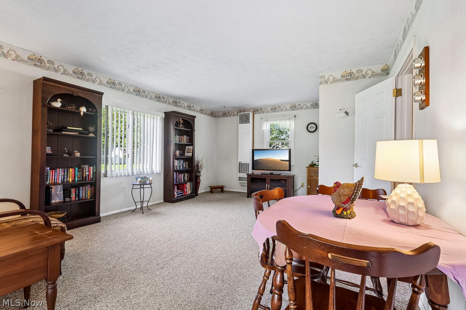 1146 Gaynelle Avenue Streetsboro OH 44241