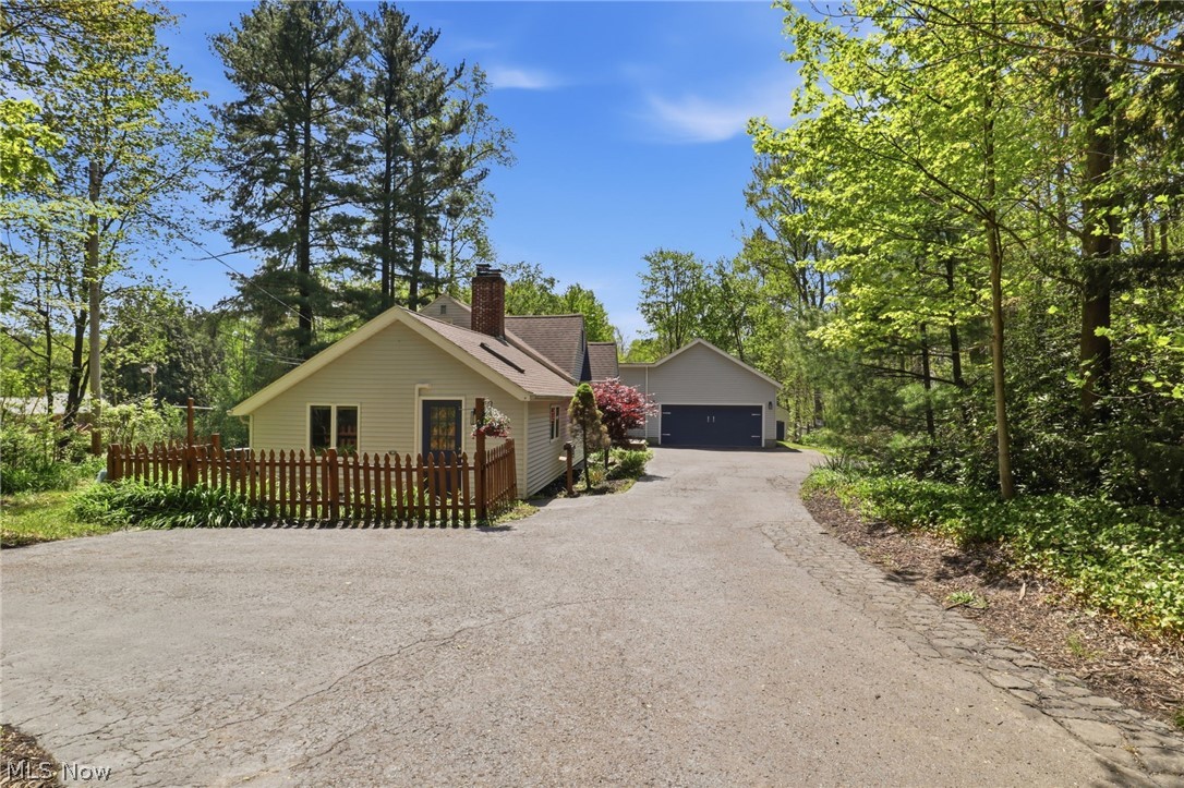 8977 Cedar Road Chesterland OH 44026