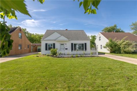26890 Drakefield Avenue Euclid OH 44132