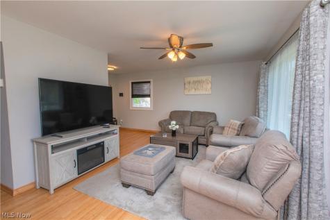 26890 Drakefield Avenue Euclid OH 44132