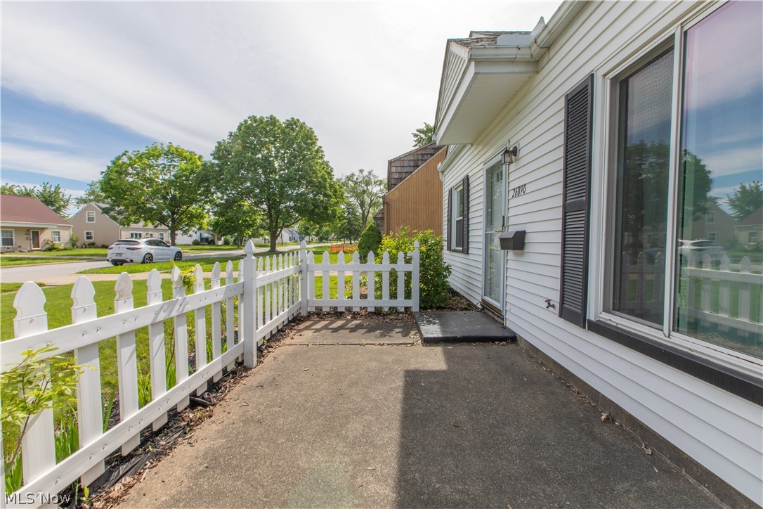 26890 Drakefield Avenue Euclid OH 44132