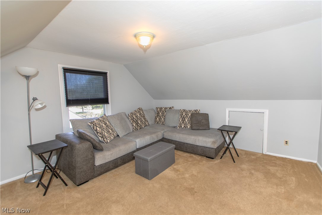 26890 Drakefield Avenue Euclid OH 44132
