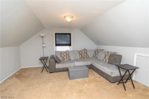 26890 Drakefield Avenue Euclid OH 44132