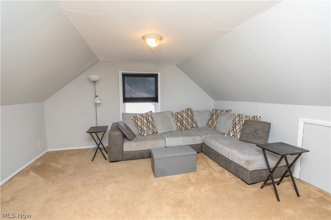 26890 Drakefield Avenue Euclid OH 44132