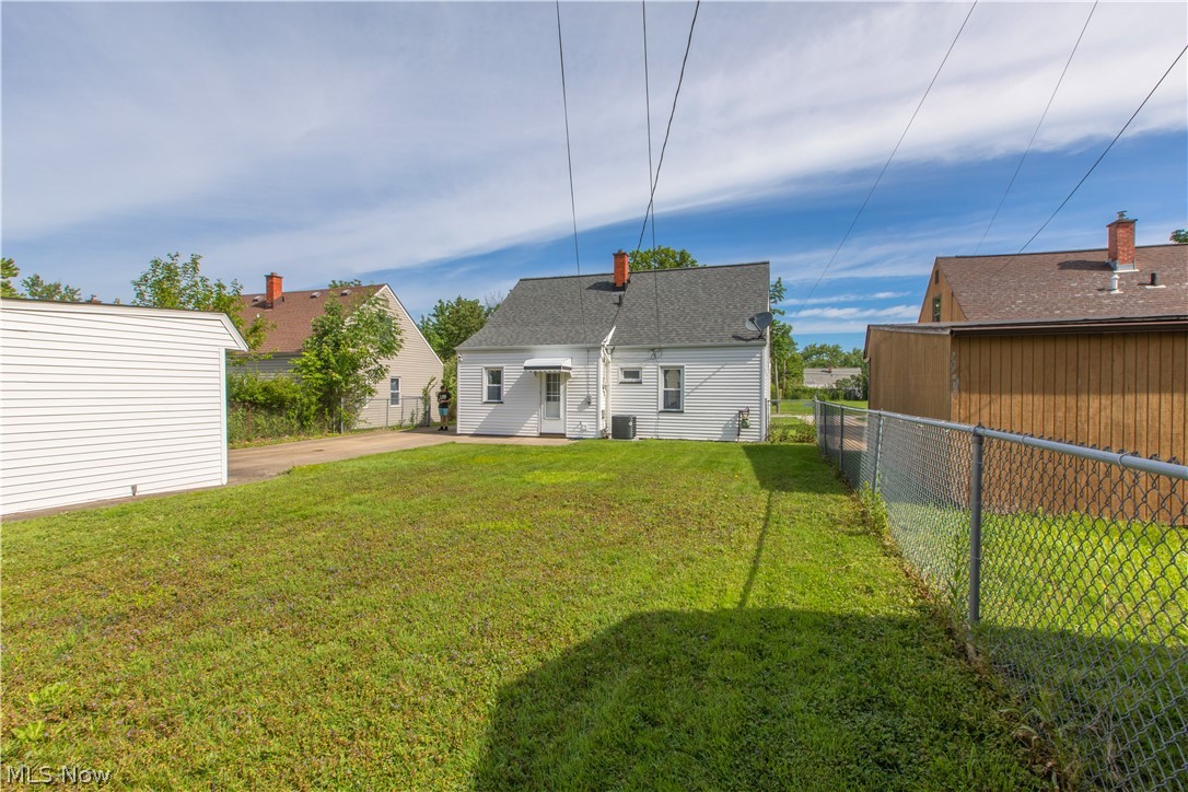 26890 Drakefield Avenue Euclid OH 44132