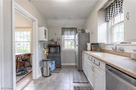 224 Summit Street SE North Canton OH 44720