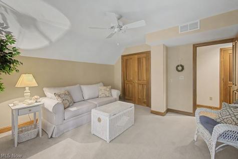 637 King Beach Drive Howard OH 43028